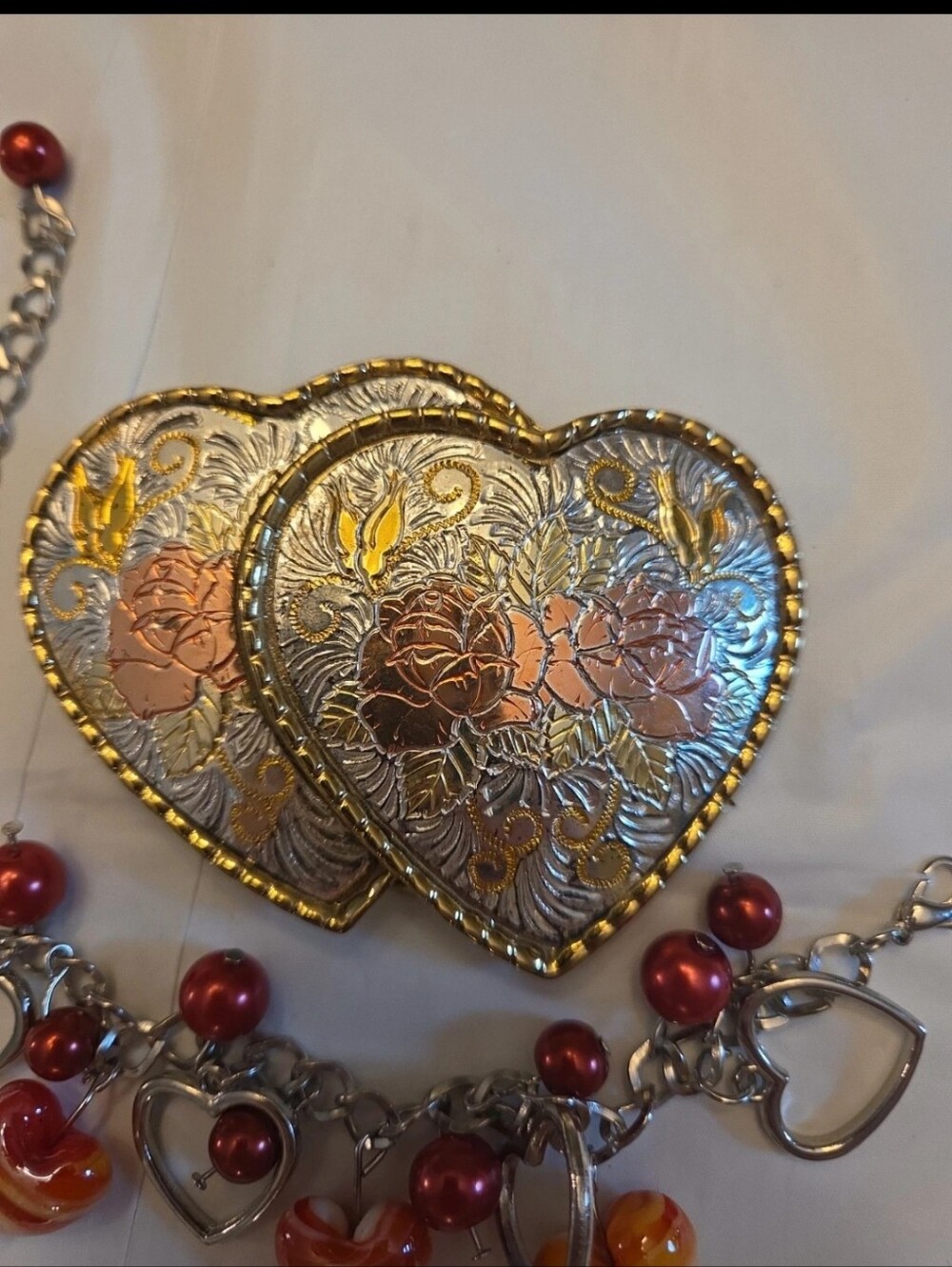 Heart-Shaped Floral Pendant Necklace - Gold & Rose Accents
